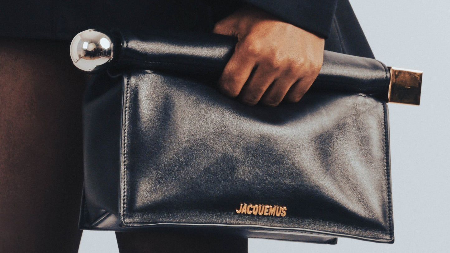 La Pochette Rond Carré in Black