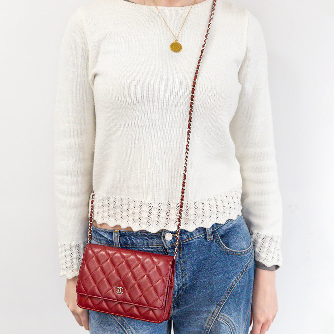 Classic Wallet on Chain in Dark Red Leather