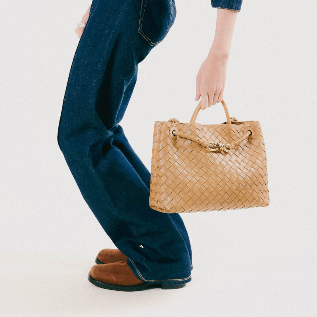 Medium Andiamo Intrecciato Leather Bag in Dark Praline