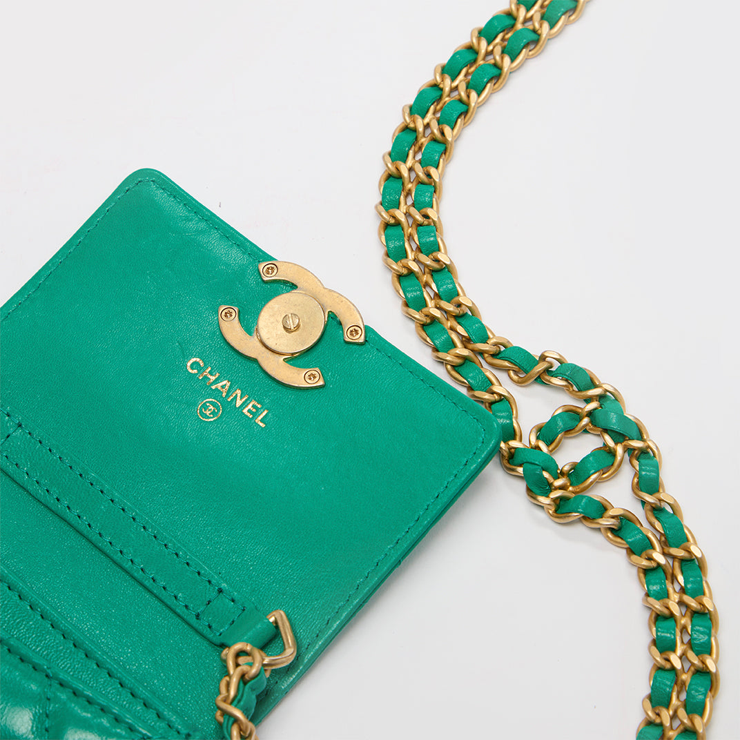 Micro CC Clutch With Chain Crossbody Bag in Green Quilted Lambskin