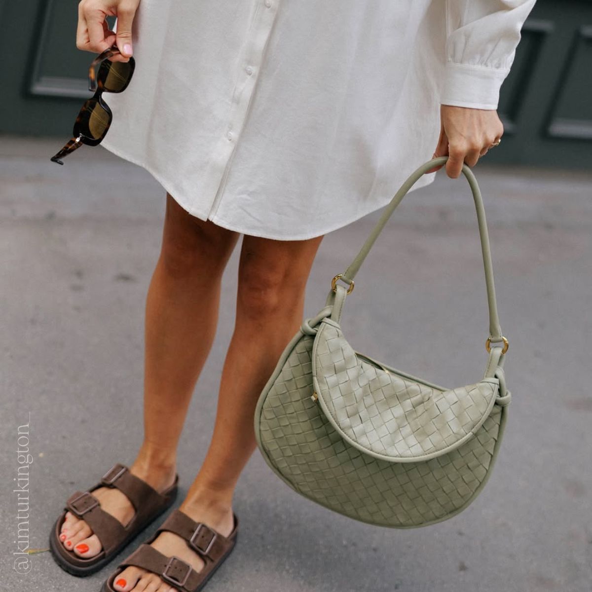 Medium Gemelli Intrecciato Leather Shoulder Bag in Travertine