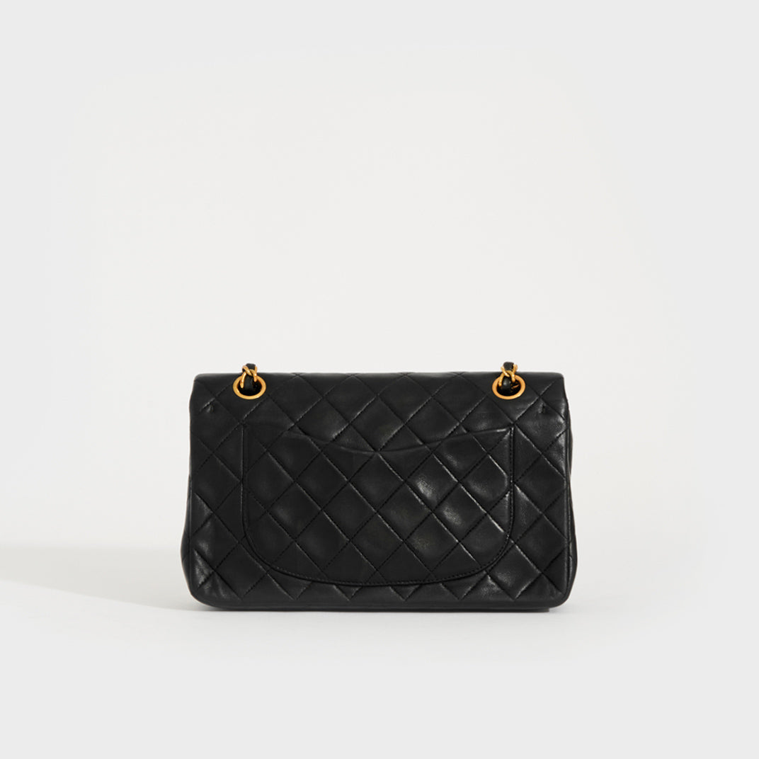 Vintage Chanel Classic Double Flap Bag in Black (1986/1988) — singulié