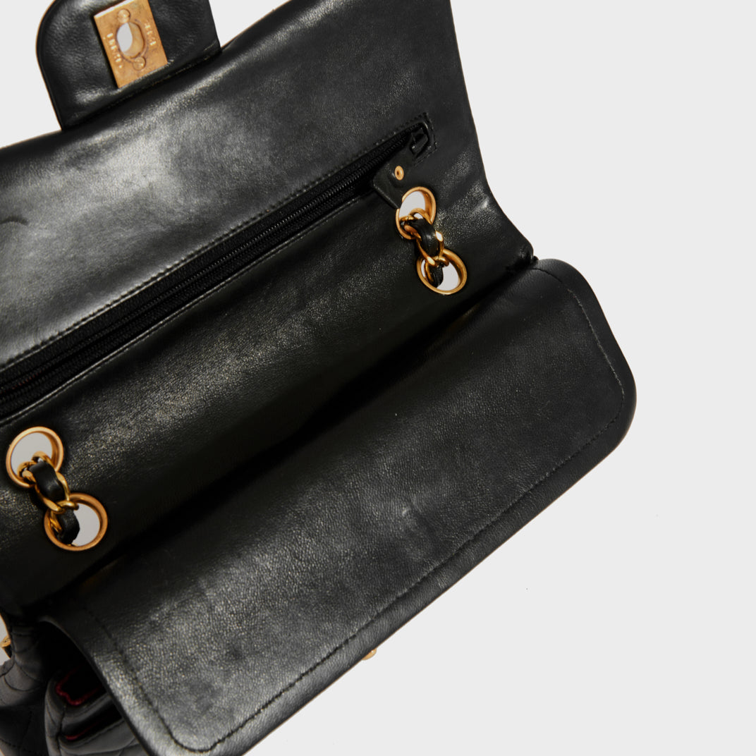 Vintage Classic Double Flap Bag in Black Lambskin - 1991 - 1994