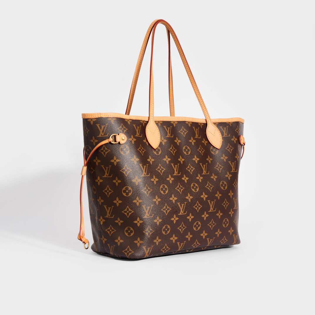 Louis Vuitton Neverfull Pouch what fits inside. 