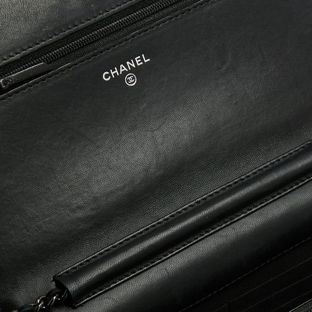 CC Crossing Wallet on Chain in Black Leather