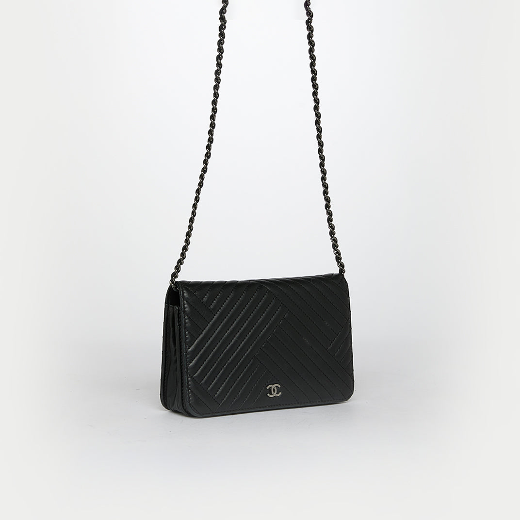 CC Crossing Wallet on Chain in Black Leather