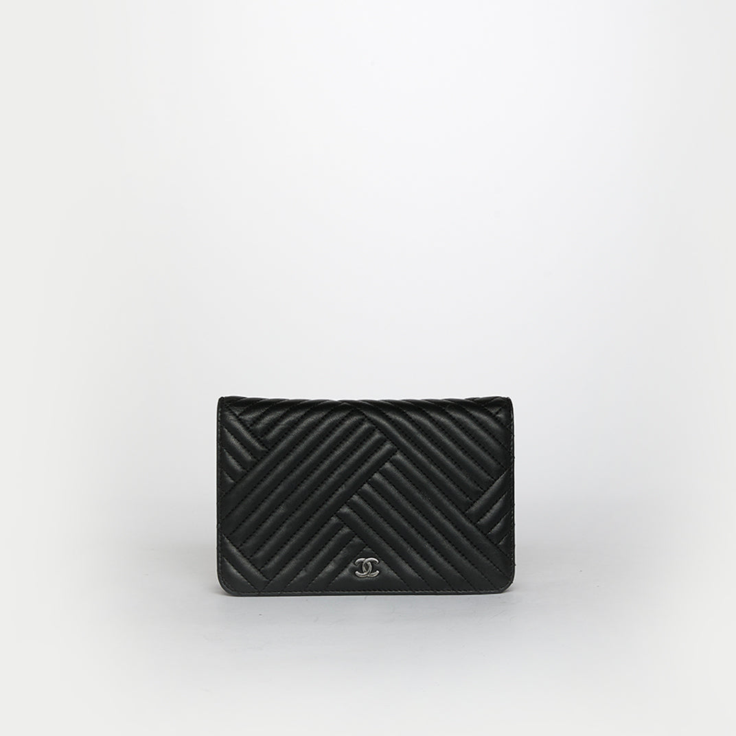 CC Crossing Wallet on Chain in Black Leather