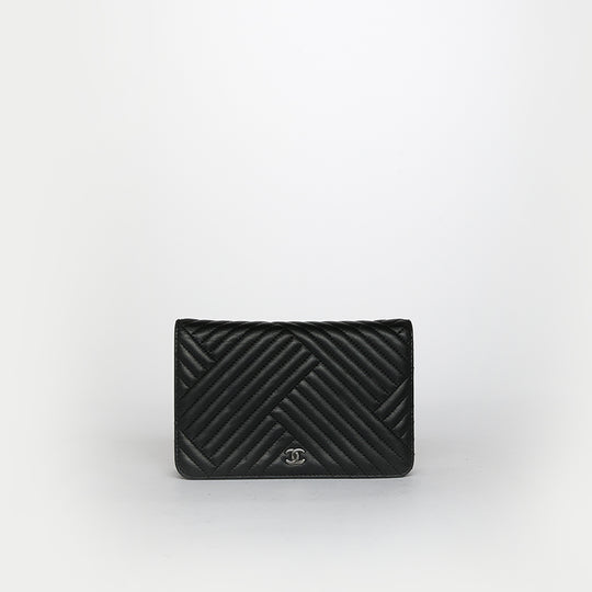 CC Crossing Wallet on Chain in Black Leather