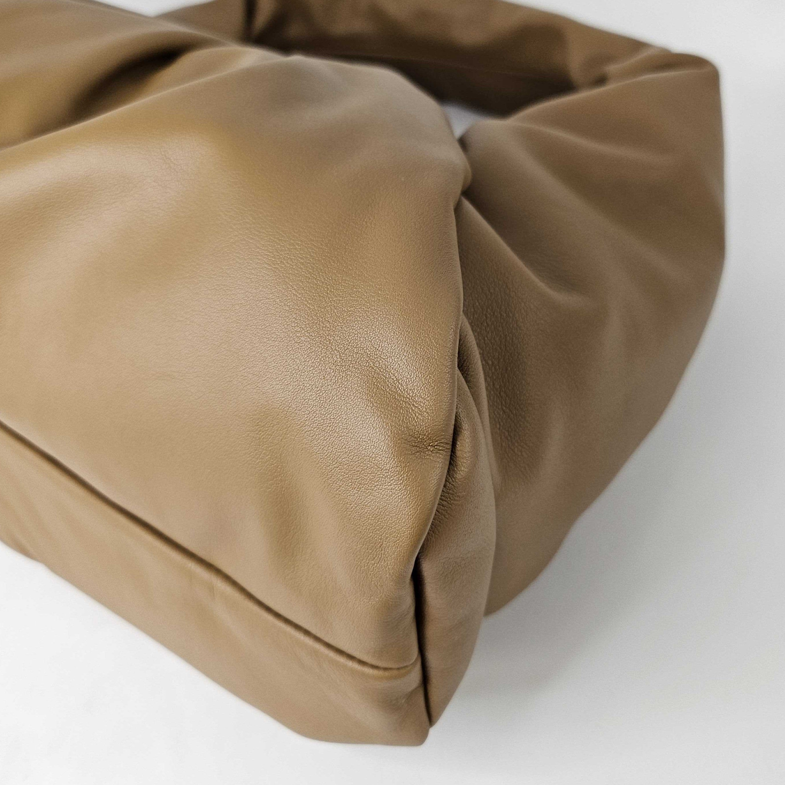 Medium Shoulder Pouch Leather Bag in Moutarde [ReSale]