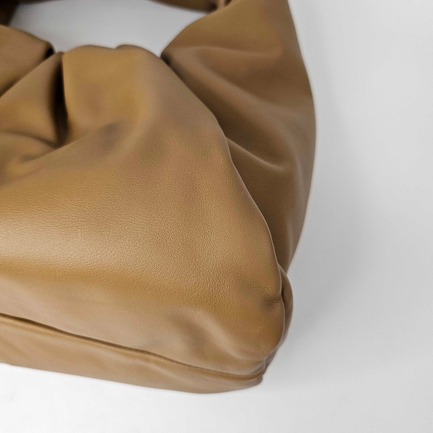 Medium Shoulder Pouch Leather Bag in Moutarde [ReSale]