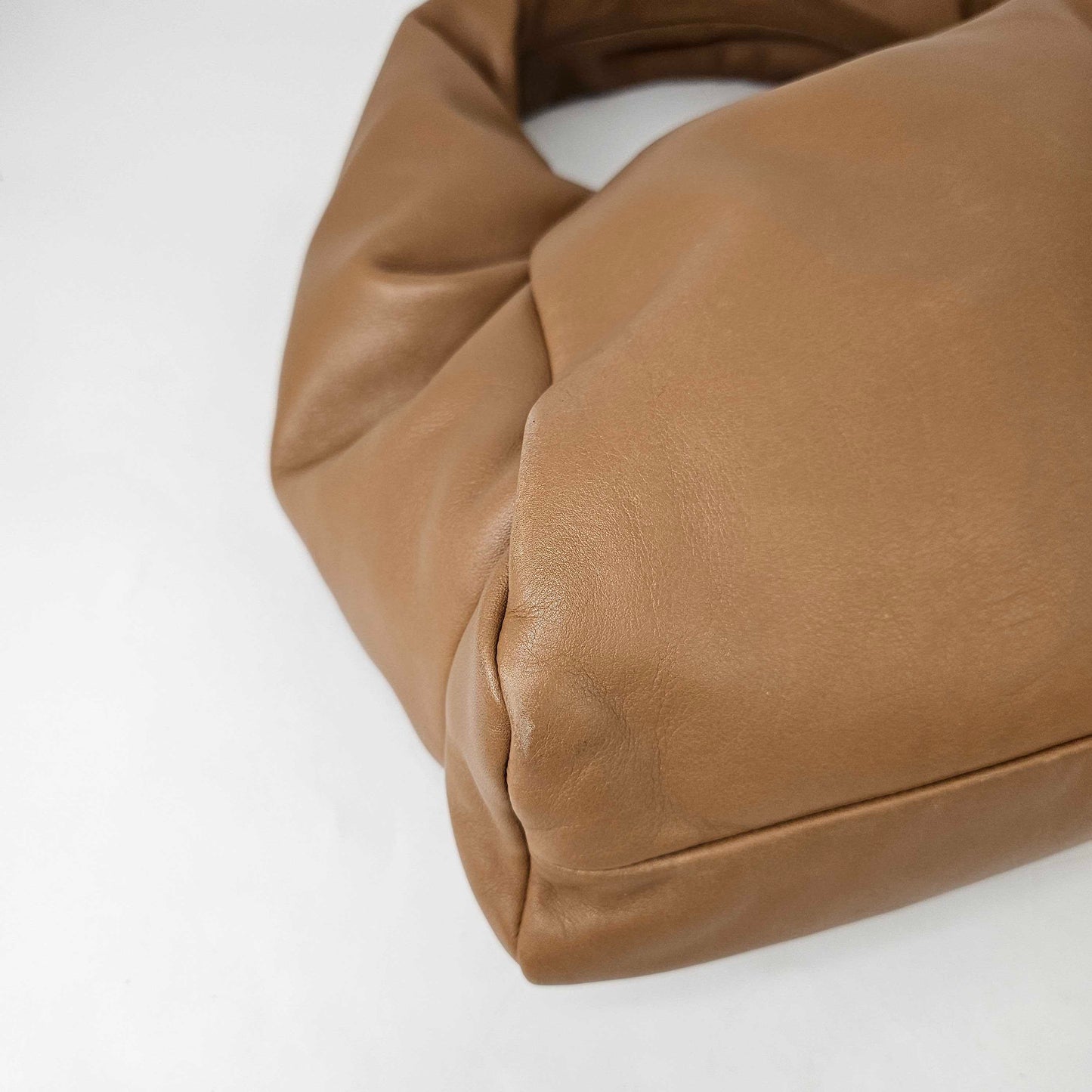 Medium Shoulder Pouch Leather Bag in Camel [ReSale]