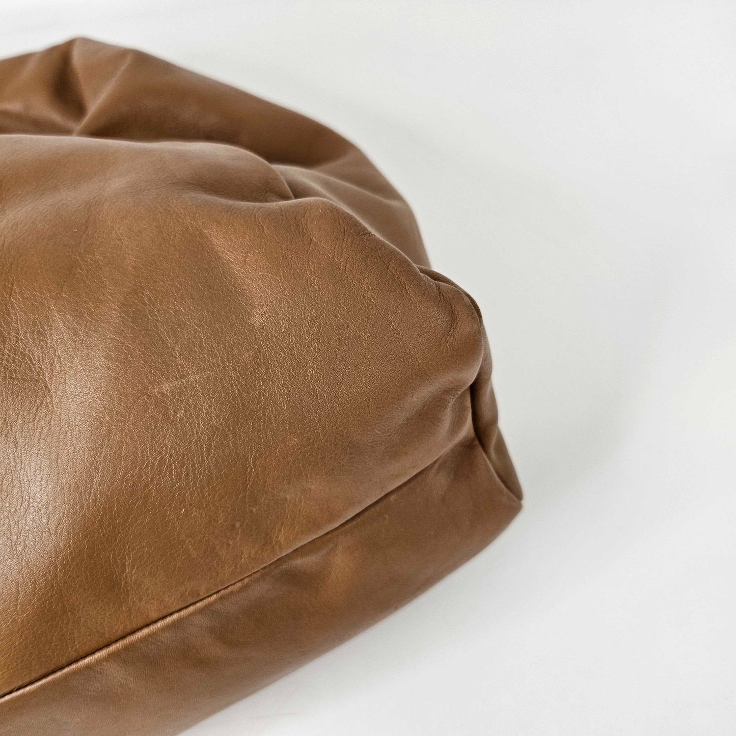 Medium Shoulder Pouch Leather Bag in Camel [ReSale]