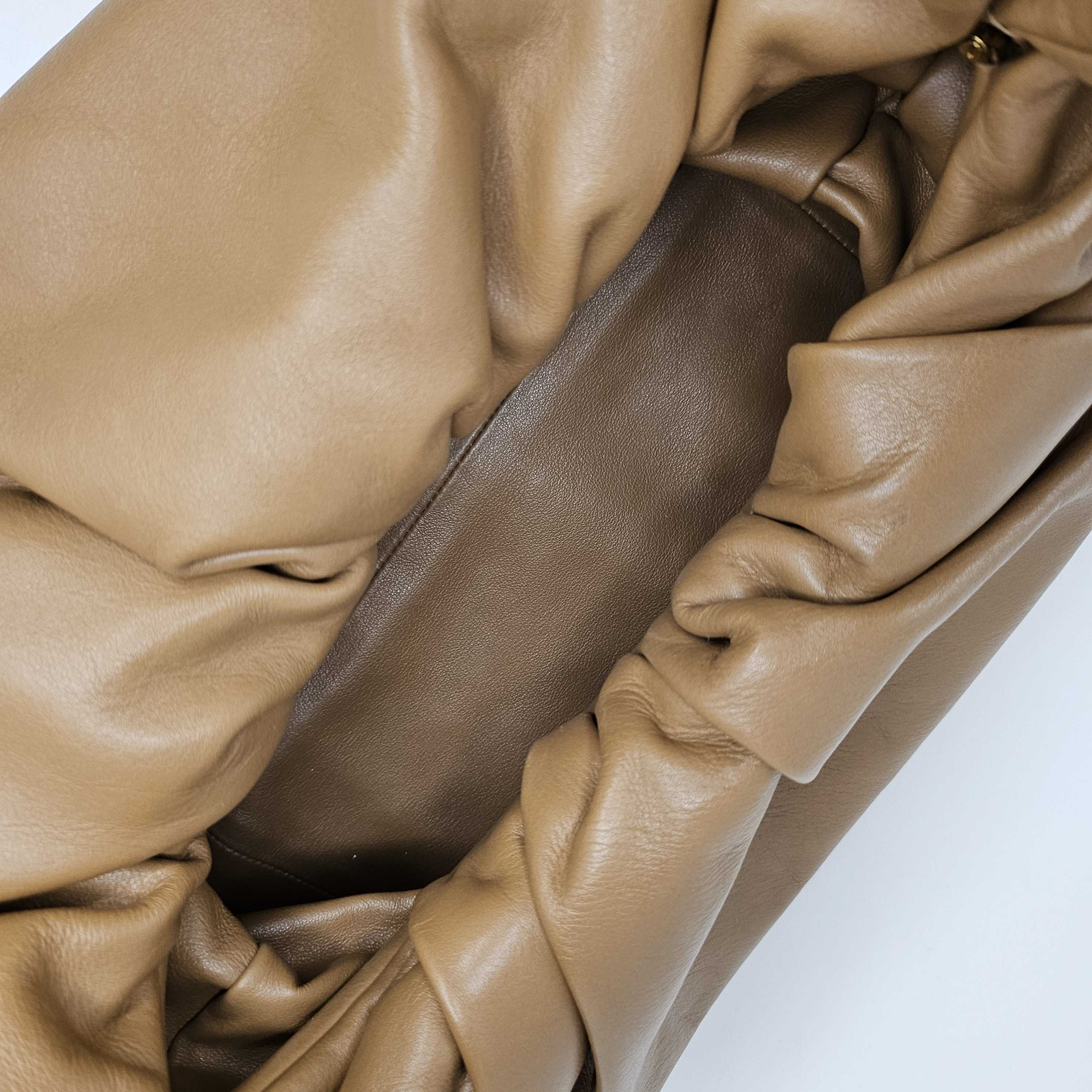 Medium Shoulder Pouch Leather Bag in Camel [ReSale]