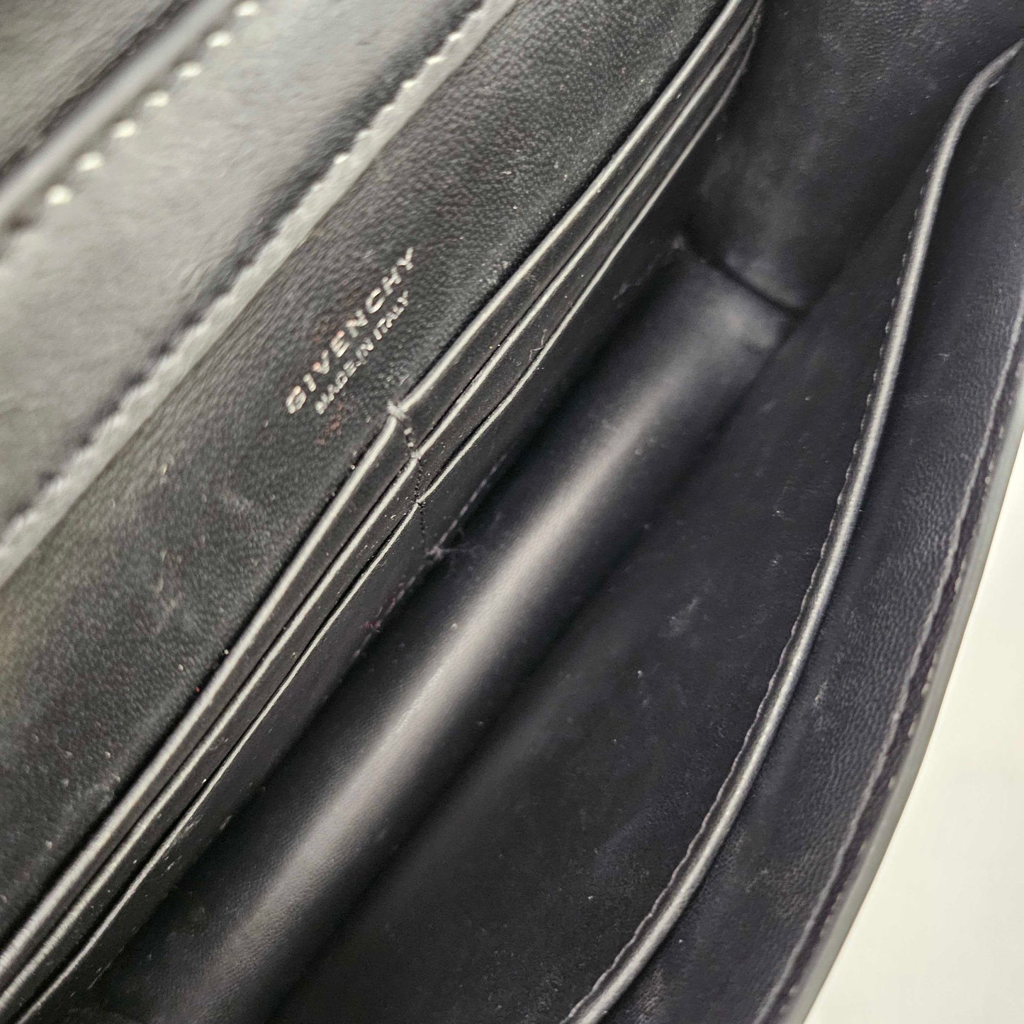 Small 4G Padded Leather Bag in Black [ReSale]