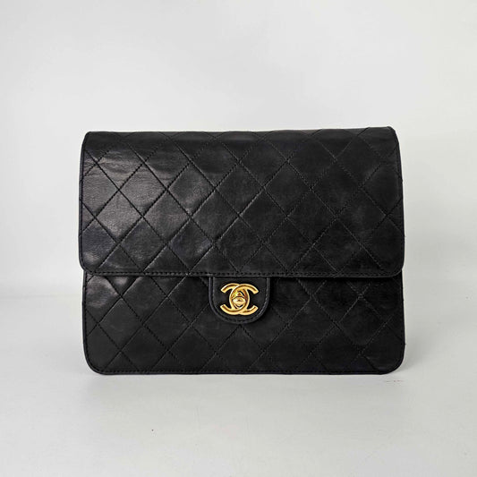 Vintage Timeless Classic Single Flap in Black Lambskin 1994 - 1996