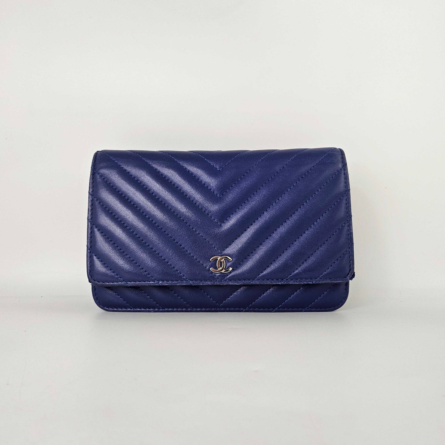Chevron Wallet on Chain in Cobalt Blue Lambskin Leather 2017 - 2018 [ReSale]
