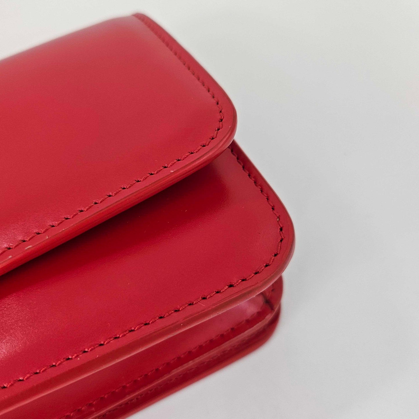 The Classic Mini Leather Shoulder Bag in Red [ReSale]