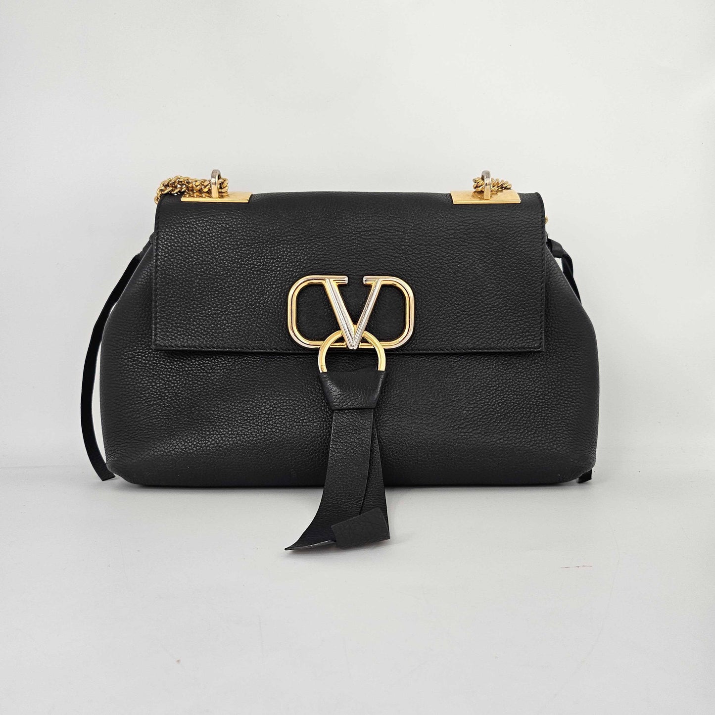 Garavani VRING Small Shoulder Bag in Black Leather [ReSale]