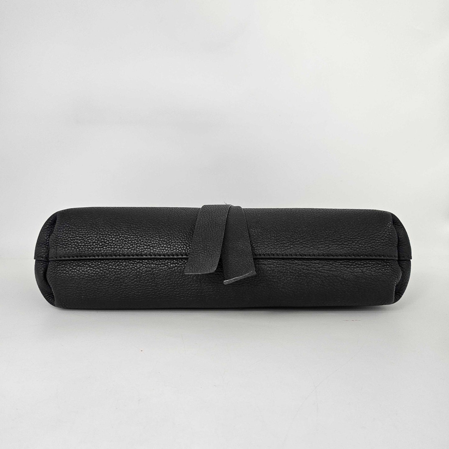 Garavani VRING Small Shoulder Bag in Black Leather [ReSale]