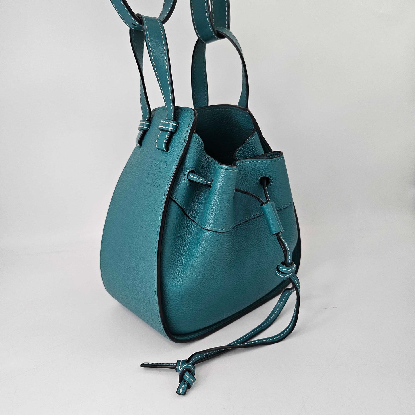 Hammock Mini Leather Shoulder Bag in Green [ReSale]