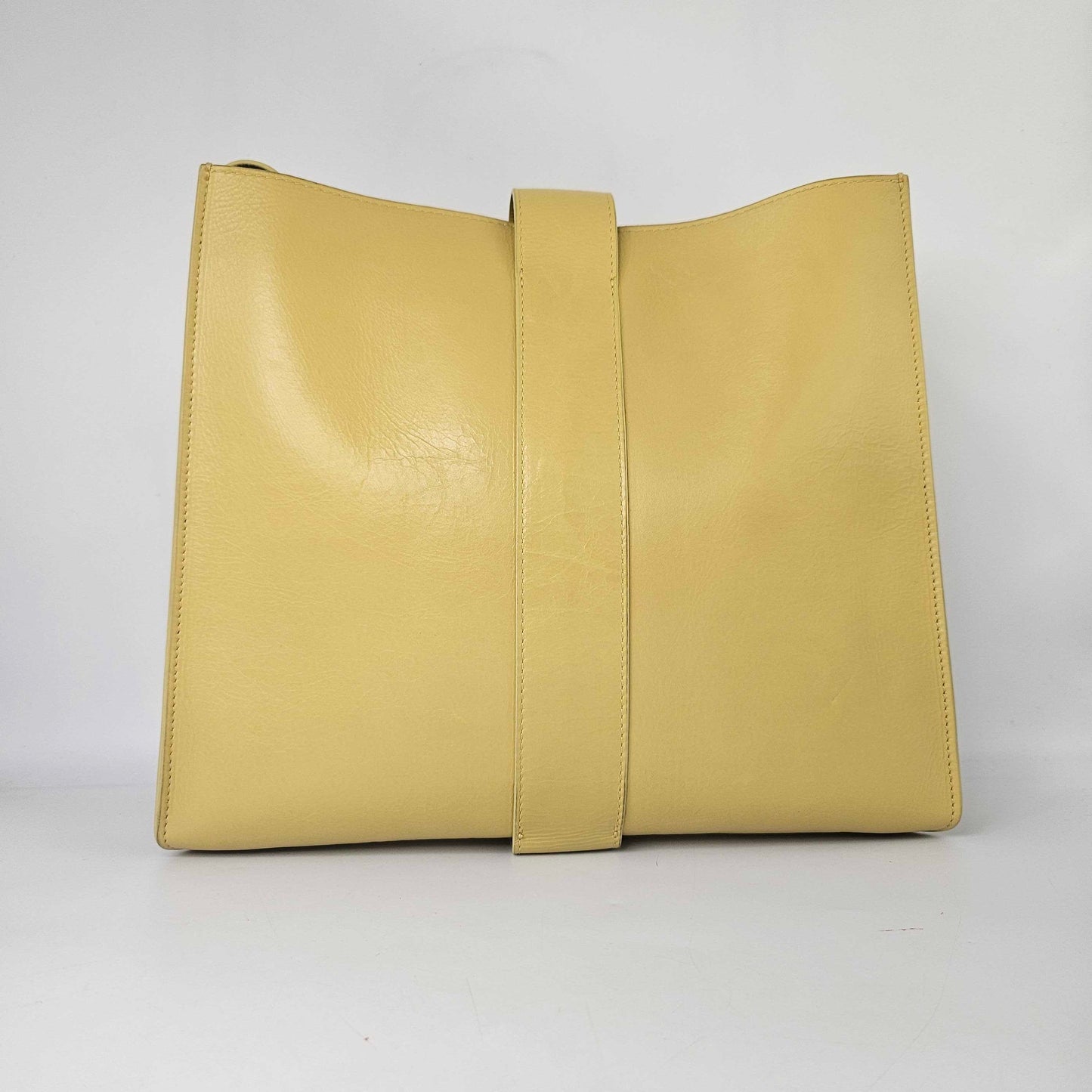 The Marie Shoulder Bag in Yellow [ReSale]