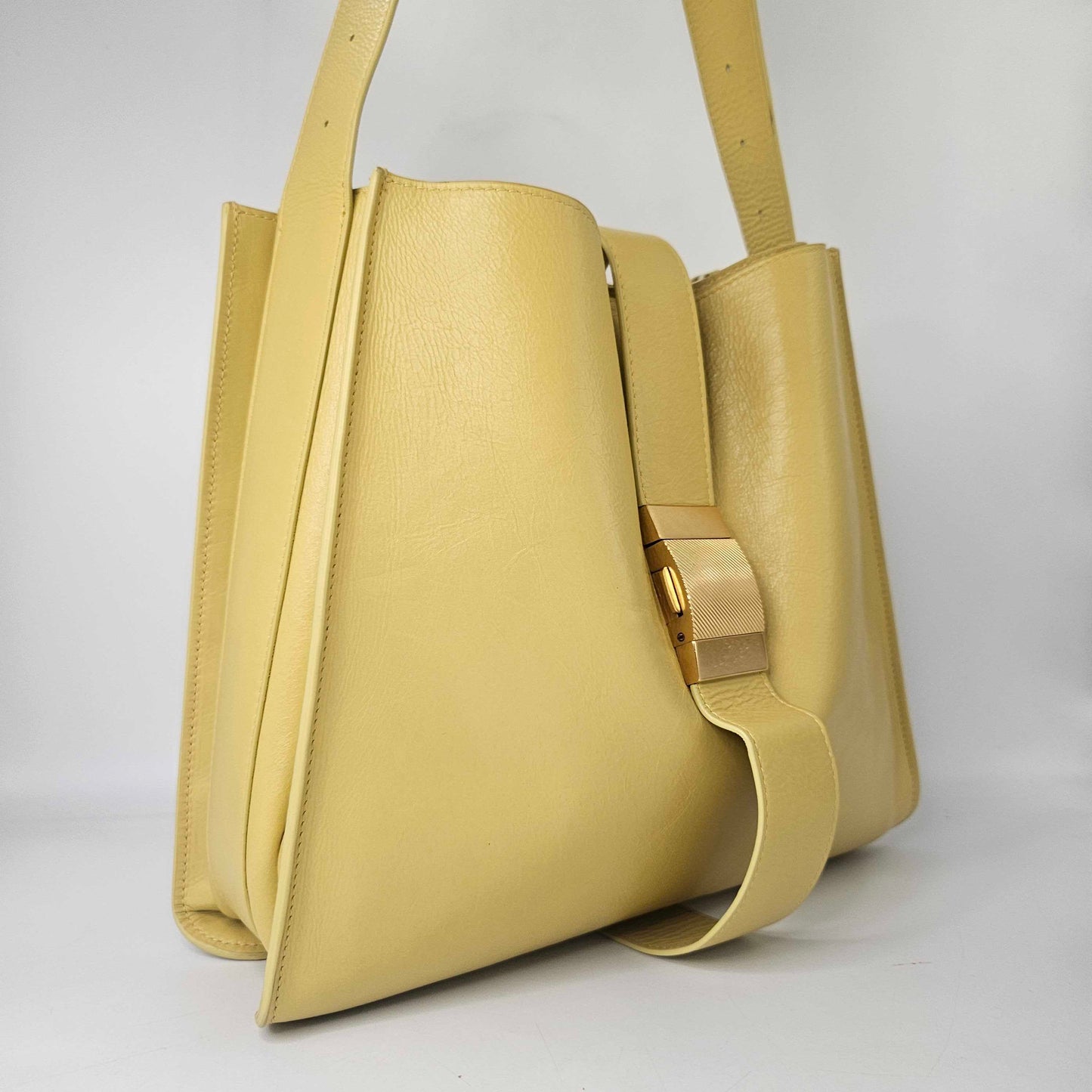 The Marie Shoulder Bag in Yellow [ReSale]