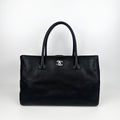 Executive Cerf Tote in Black Caviar Leather