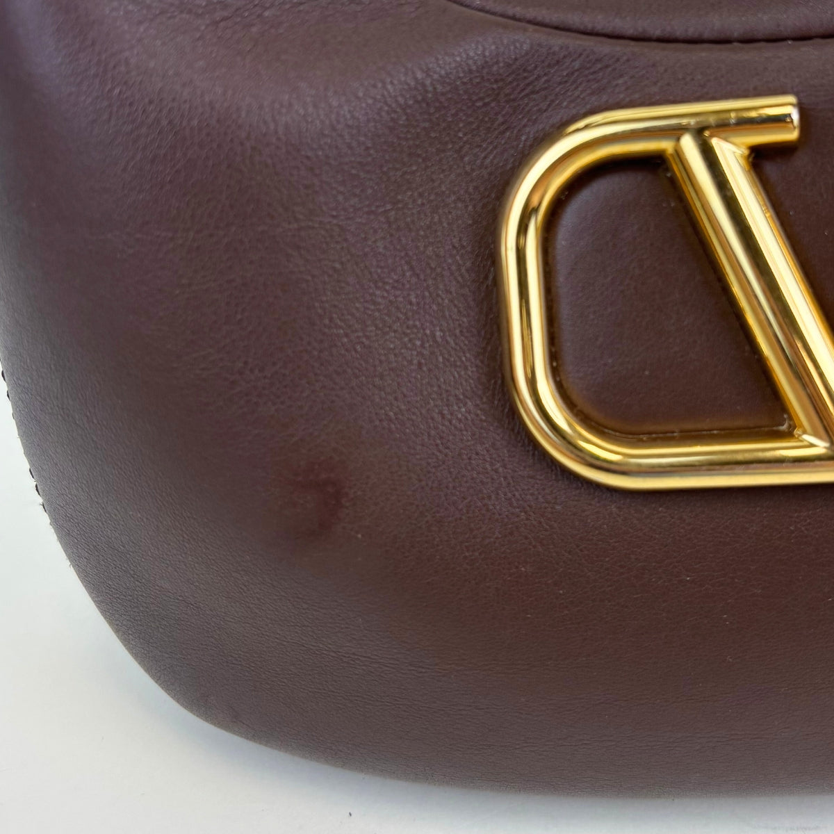 Garavani Roman Stud Sign Leather Shoulder Bag in Brown [ReSale]