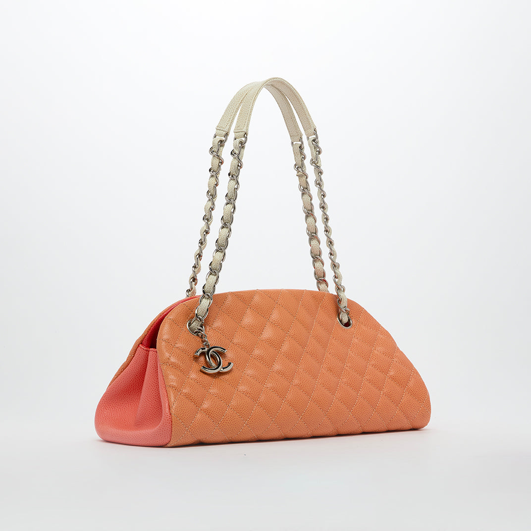 Cc logo bag best sale