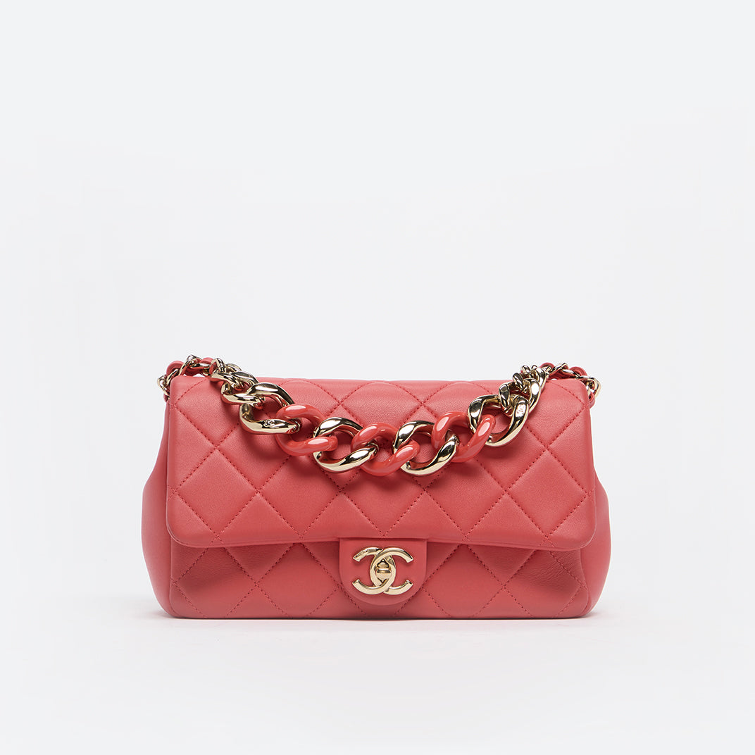 Elegant Chain Single Flap Bag in Coral Lambskin