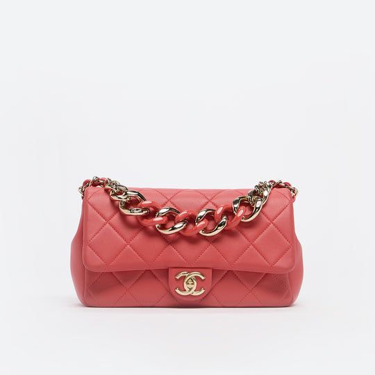 Elegant Chain Single Flap Bag in Coral Lambskin