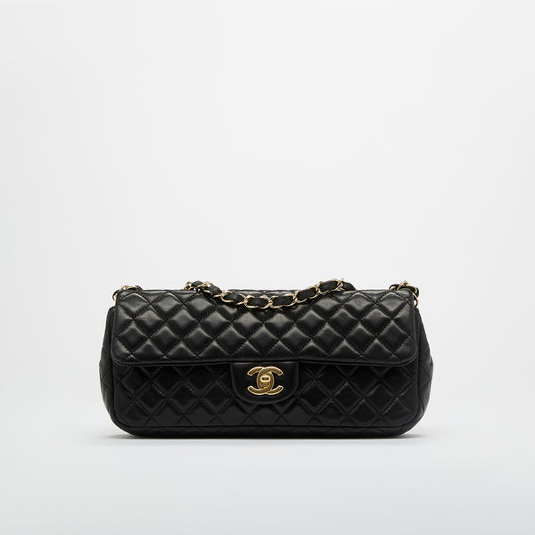 CHANEL Classic East West Bag in Black | COCOON