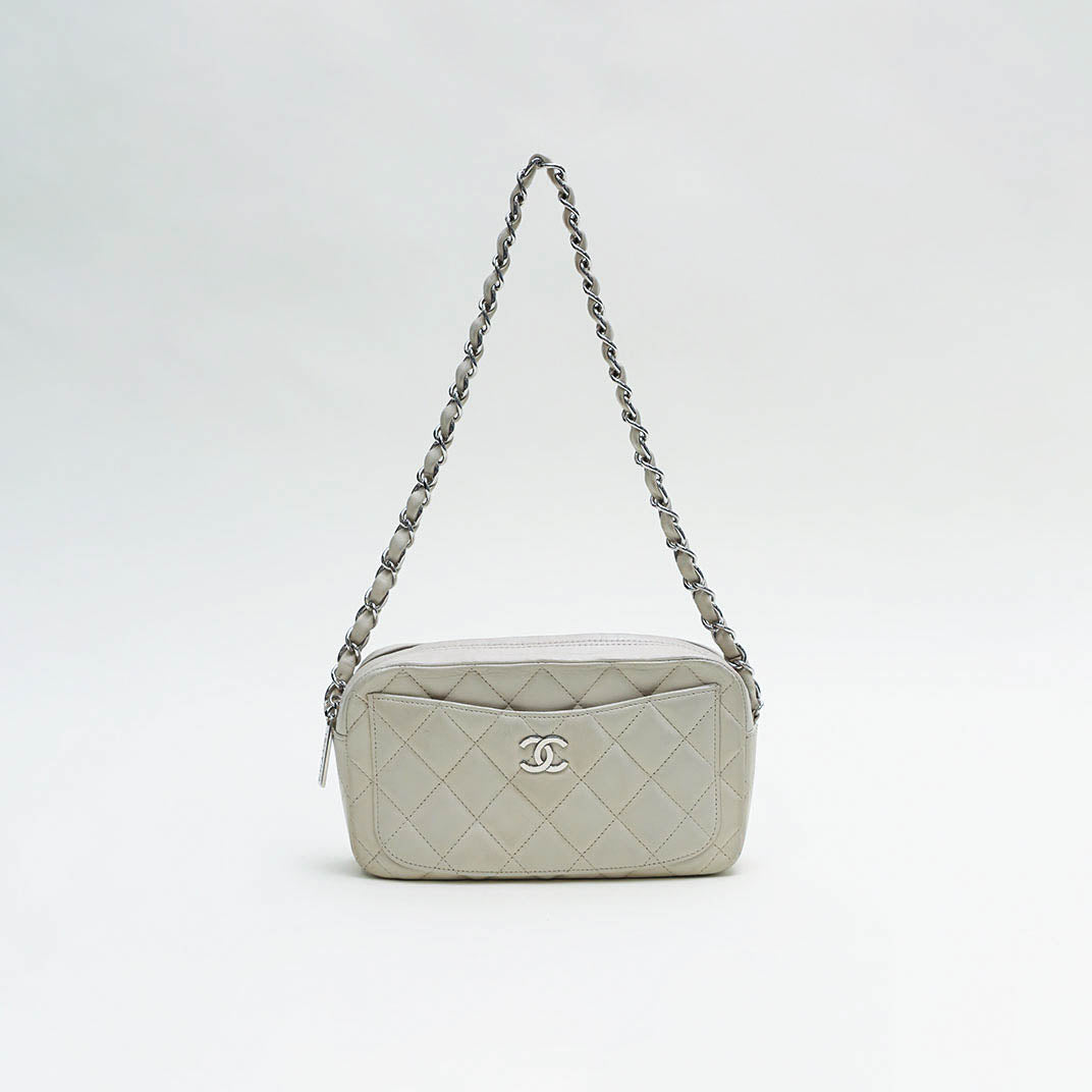 CHANEL Quilted Leather Camera Case in Cream with Silver Hardware 2005 - 2006 [ReSale]