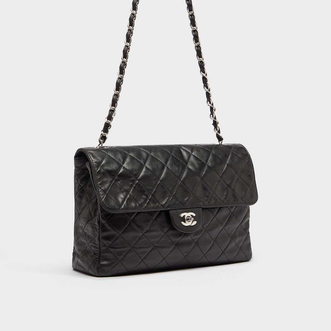 CHANEL Vintage Classic Single Flap Bag in Black Lambskin 1996 1997 COCOON