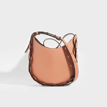 Load image into Gallery viewer, Front view of the CHLOÉ Darryl Small Leather Shoulder Bag in Tan