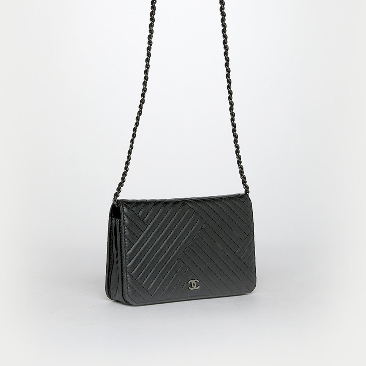 CC Crossing Wallet on Chain in Black Leather