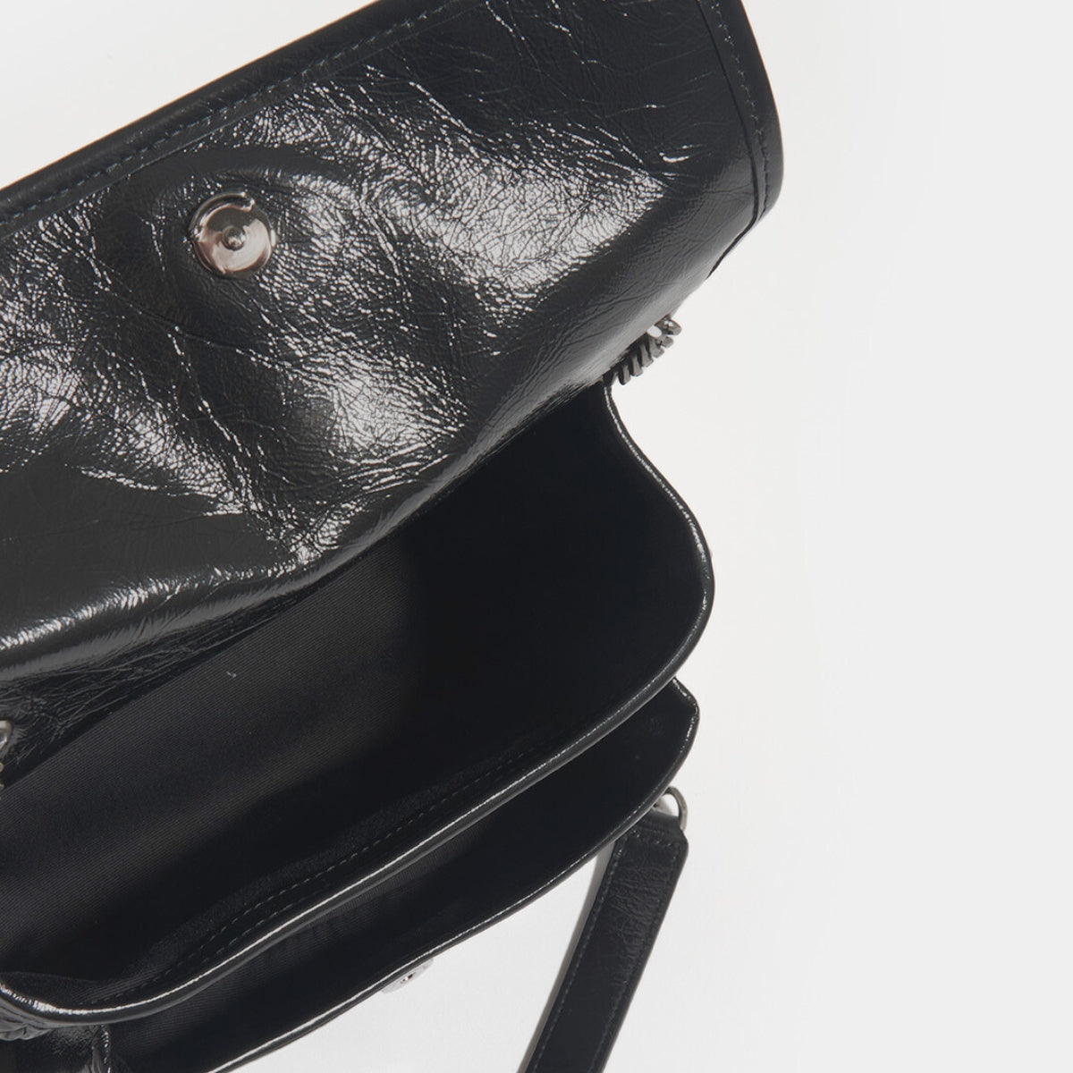Niki Baby in Crinkled Leather in Black
