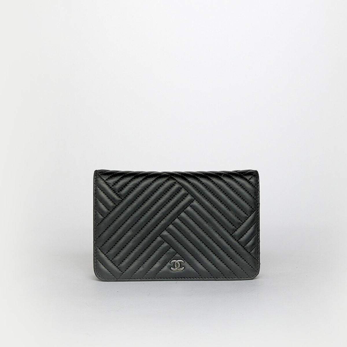 CC Crossing Wallet on Chain in Black Leather