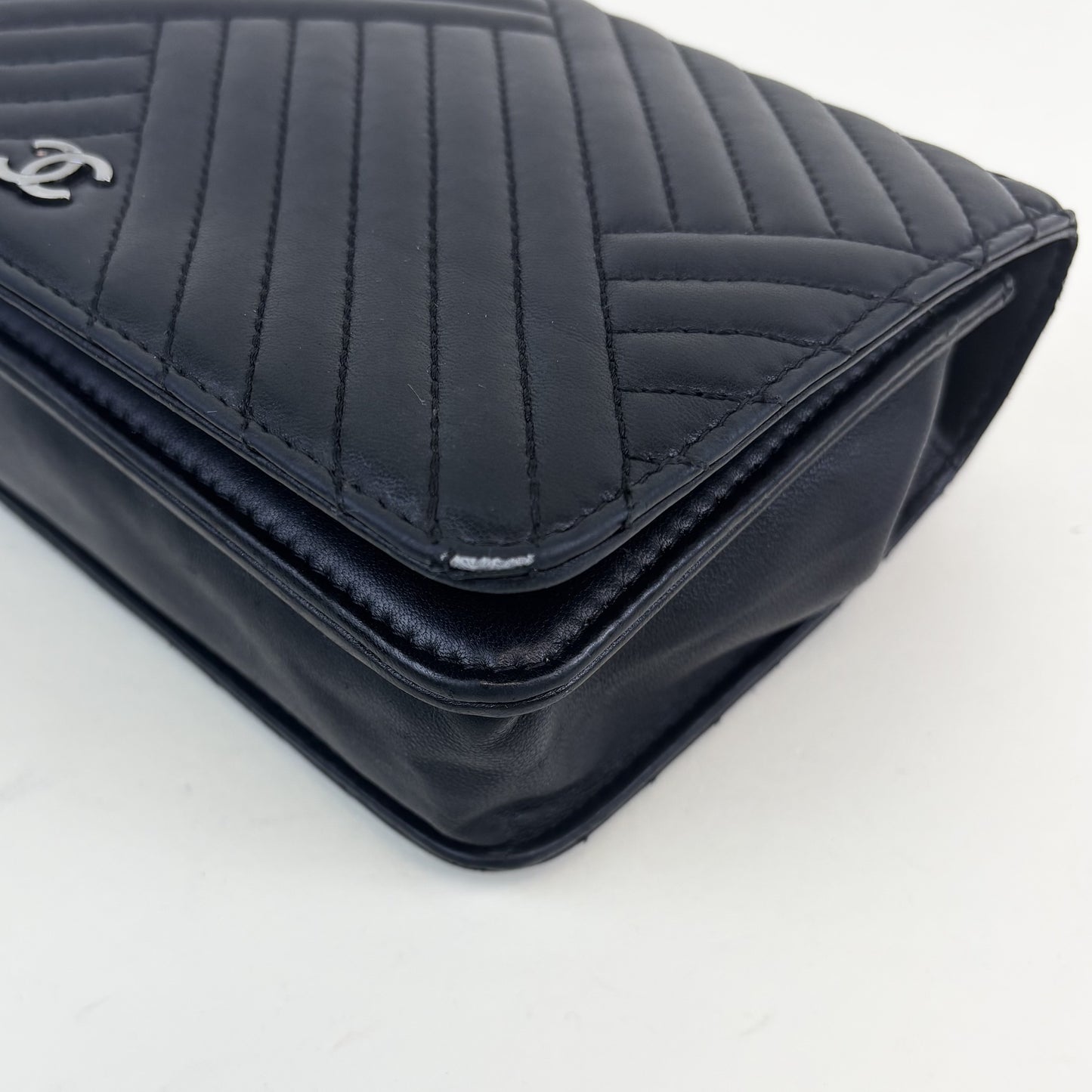 CC Crossing Wallet on Chain in Black Leather [ReSale]