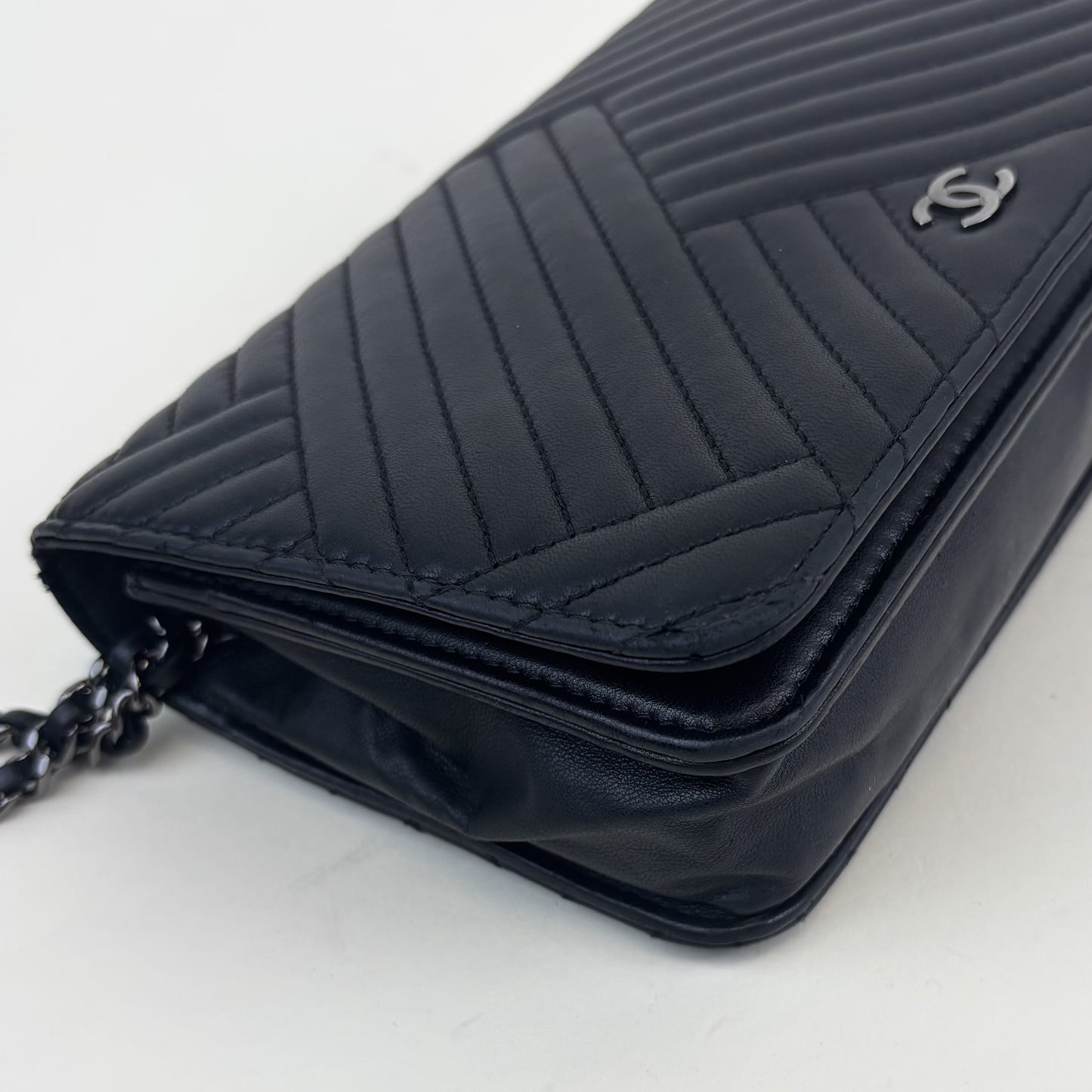 CC Crossing Wallet on Chain in Black Leather [ReSale]