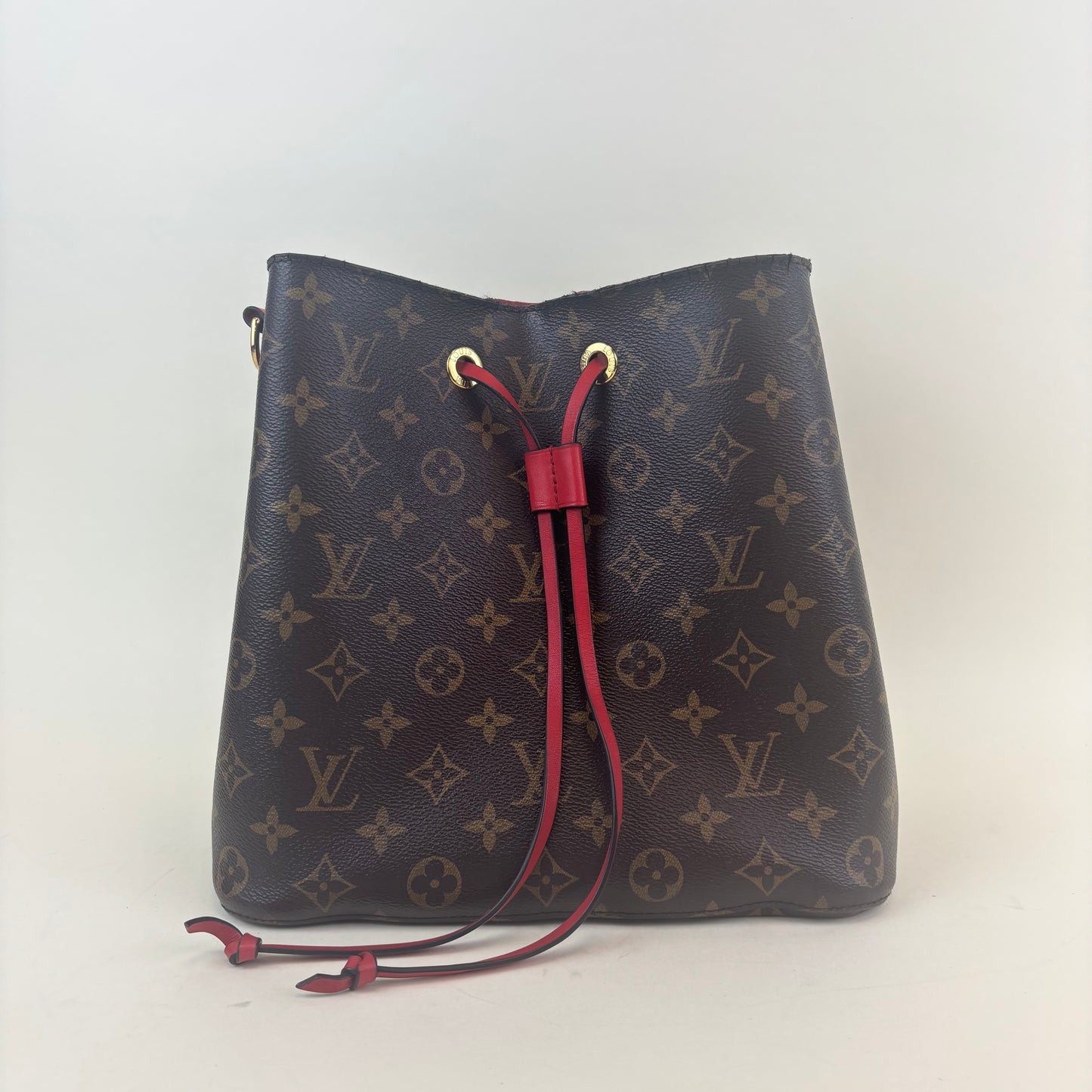 NéoNoé MM Bucket Bag in Monogram Canvas and Red [ReSale]