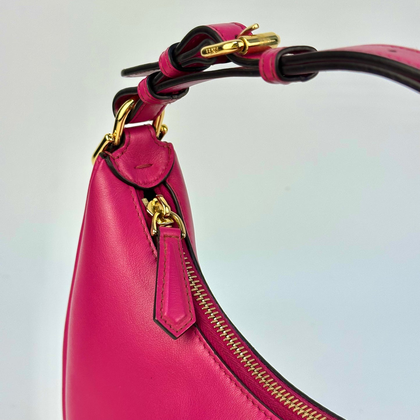 Small Fendigraphy in Fuchsia [ReSale]