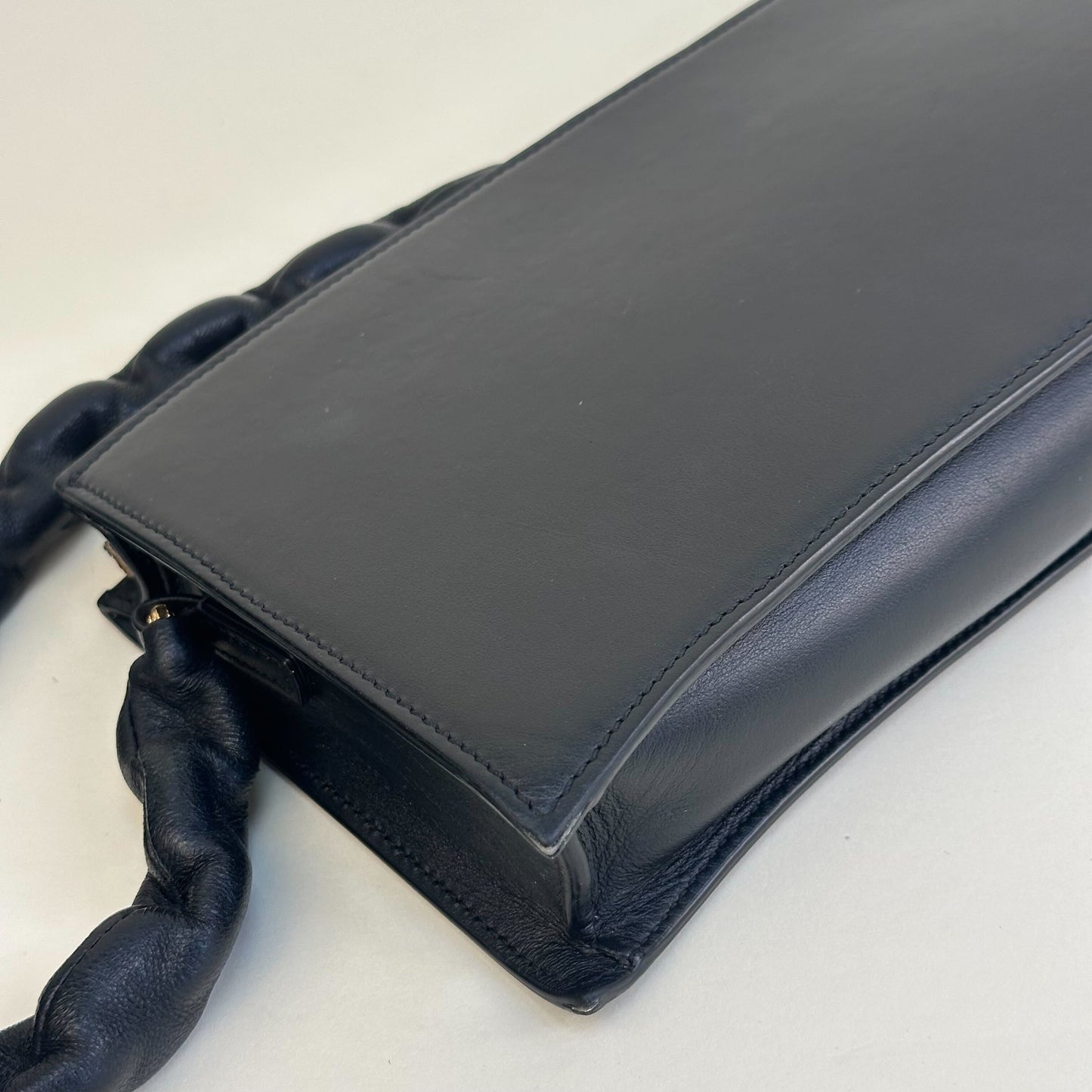 La Vague Shoulder Bag in Black Leather [ReSale]
