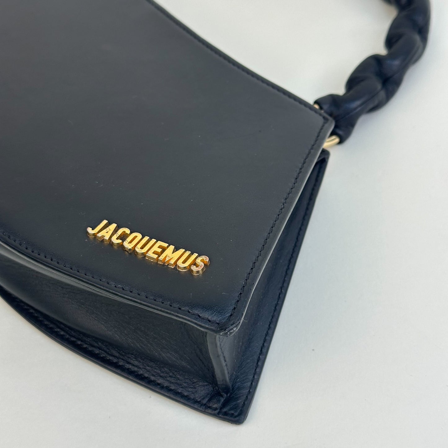 La Vague Shoulder Bag in Black Leather [ReSale]