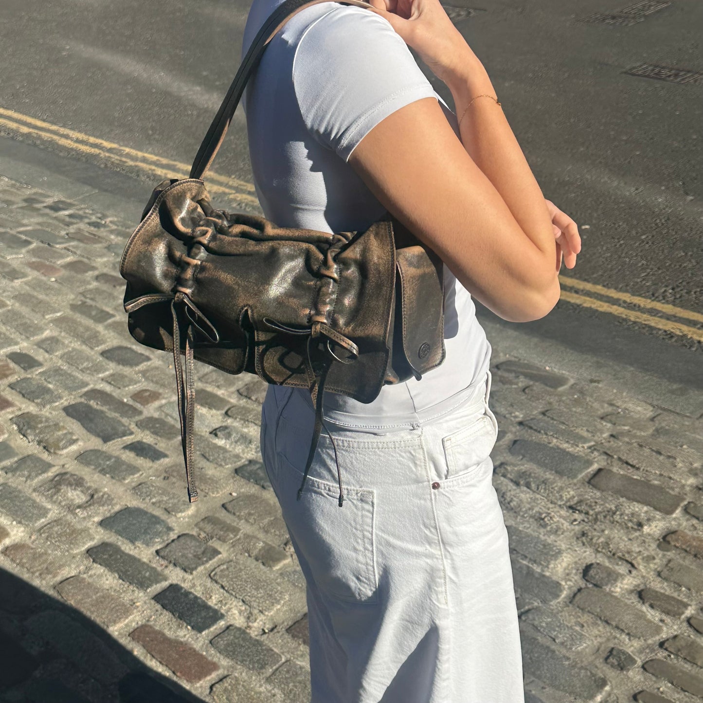 Multi Pocket Bow Bag in Distressed Black