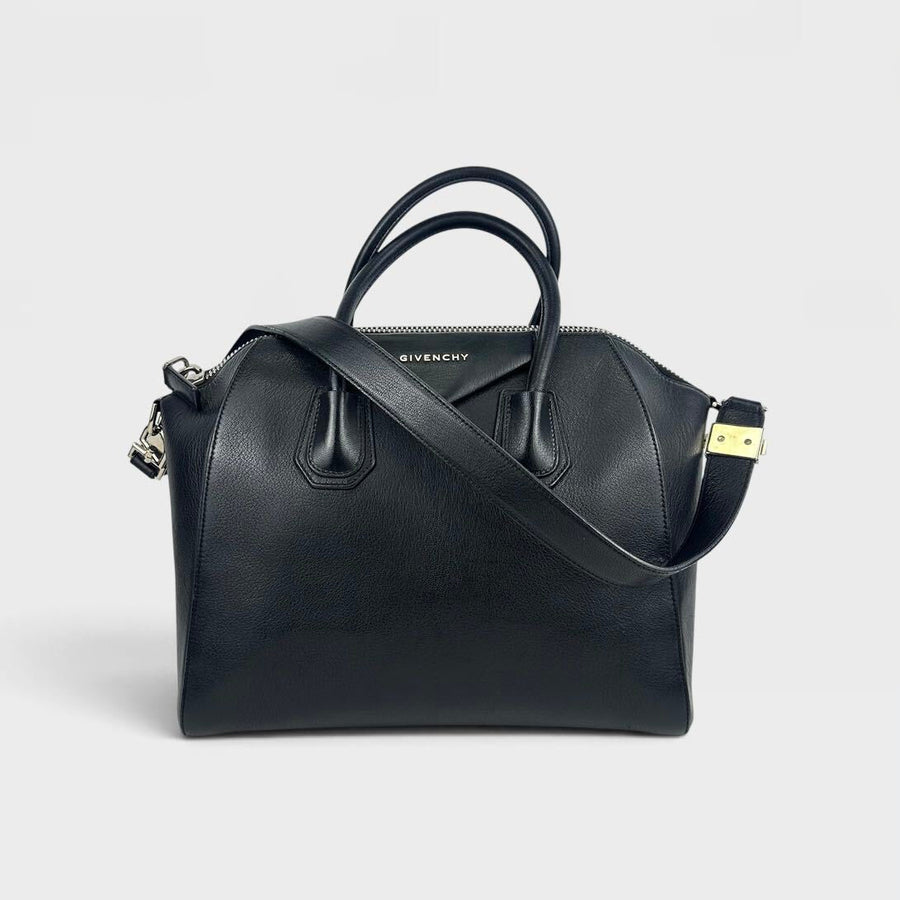 Medium Antigona Bag in Black [ReSale]