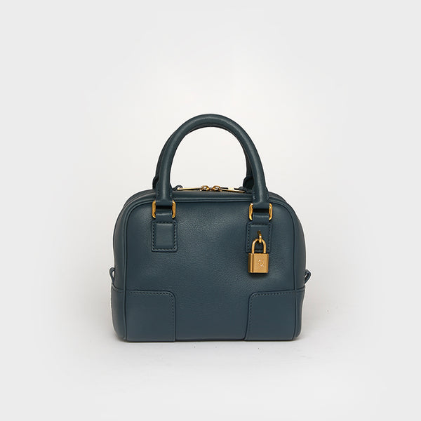 LOEWE_Calfskin-Amazon-16-