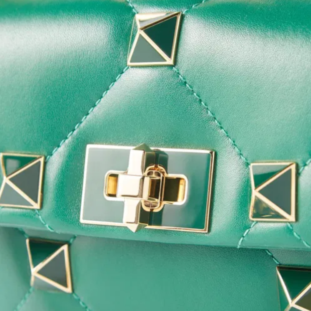 Garavani Roman Medium Stud Leather Shoulder Bag in Green
