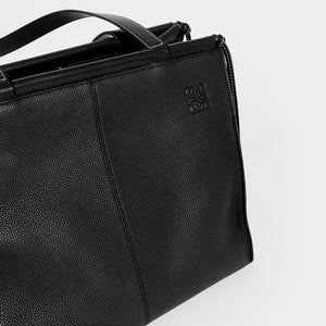 LOEWE_Leather-Cushion-Tote-Bag_DETAIL