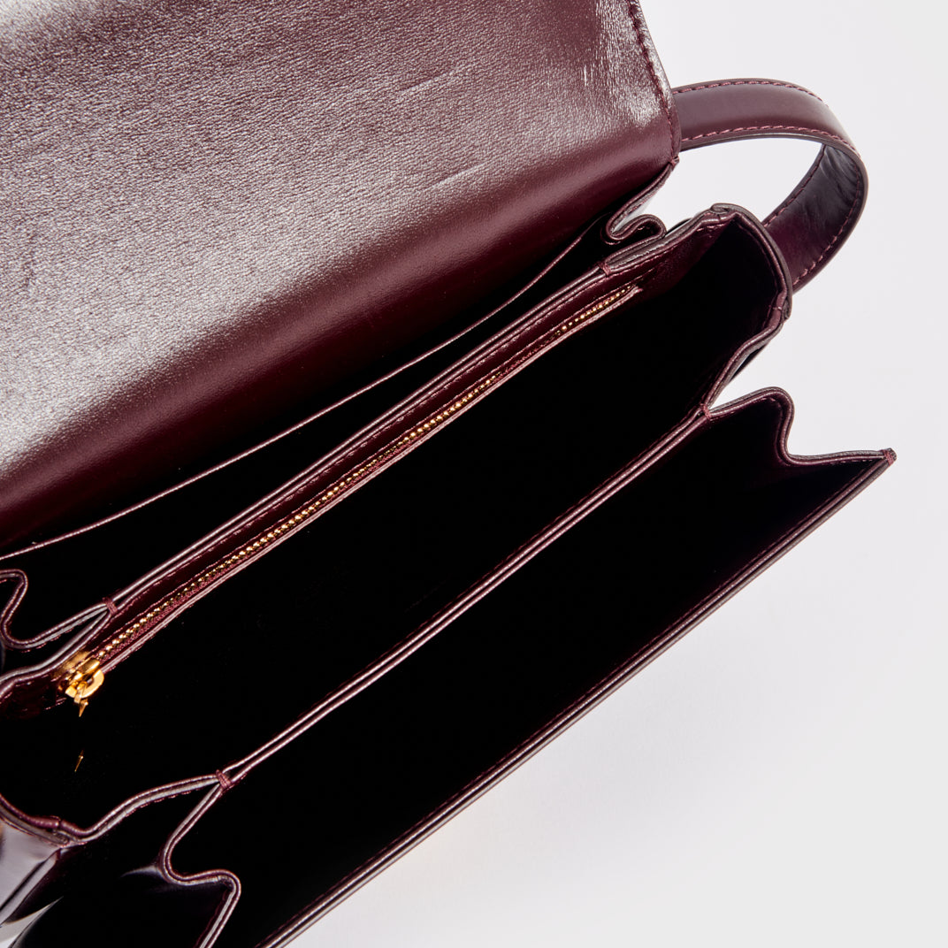 Medium Triomphe Shoulder Bag in Bordeaux